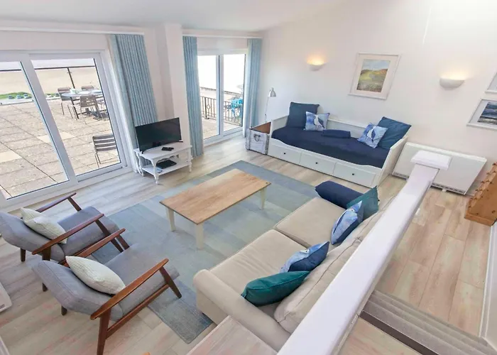 Clifton Court Apt 16 With Indoor Heated Pool & Sea Views