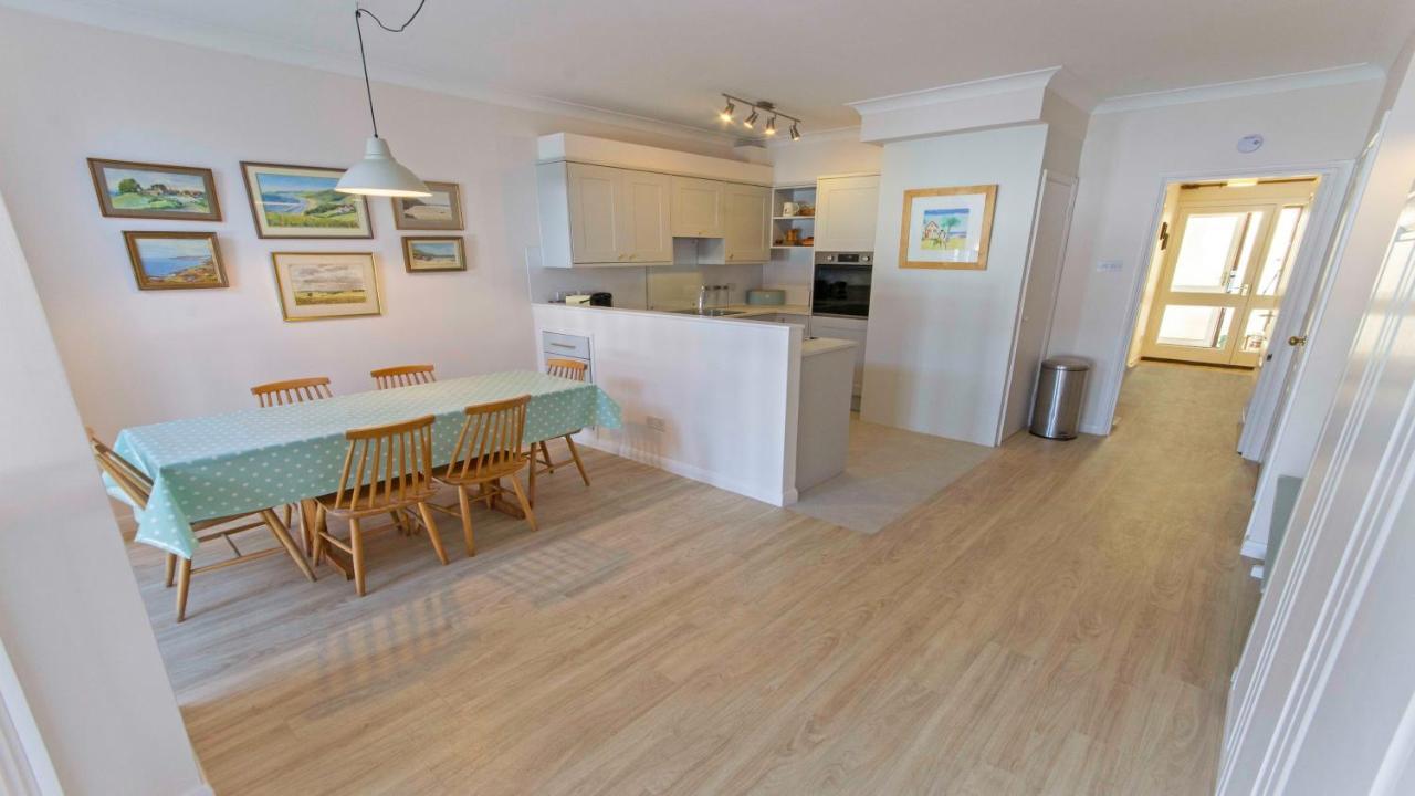Clifton Court 16 With Indoor Heated Pool & Sea Views Apartamento Croyde