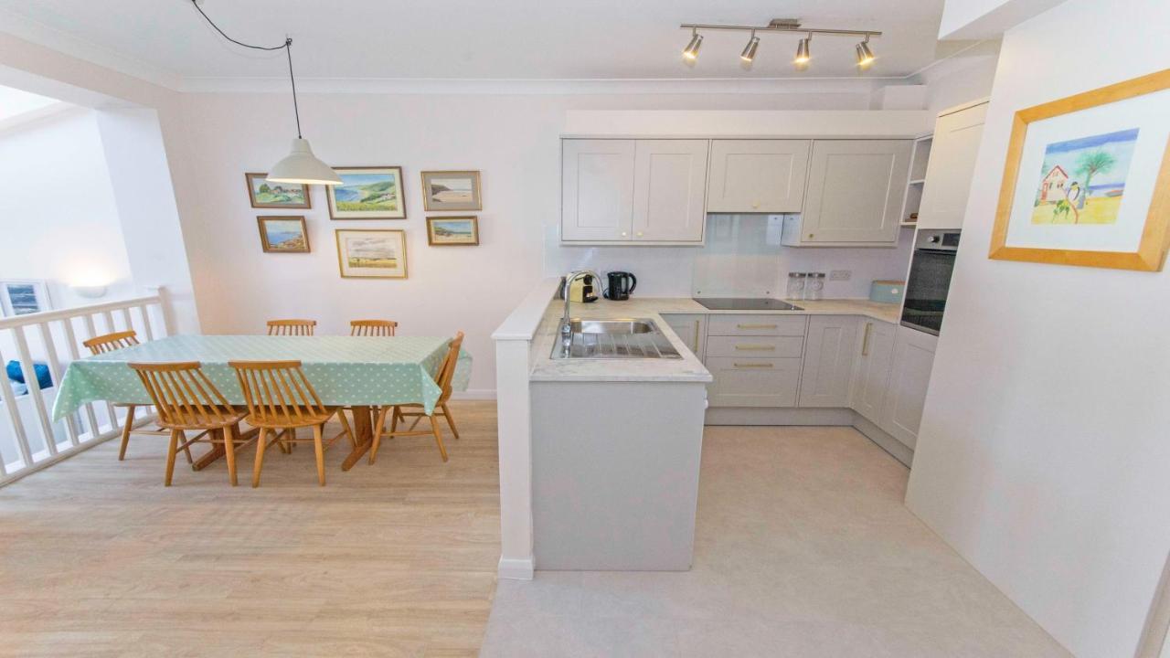 Clifton Court 16 With Indoor Heated Pool & Sea Views